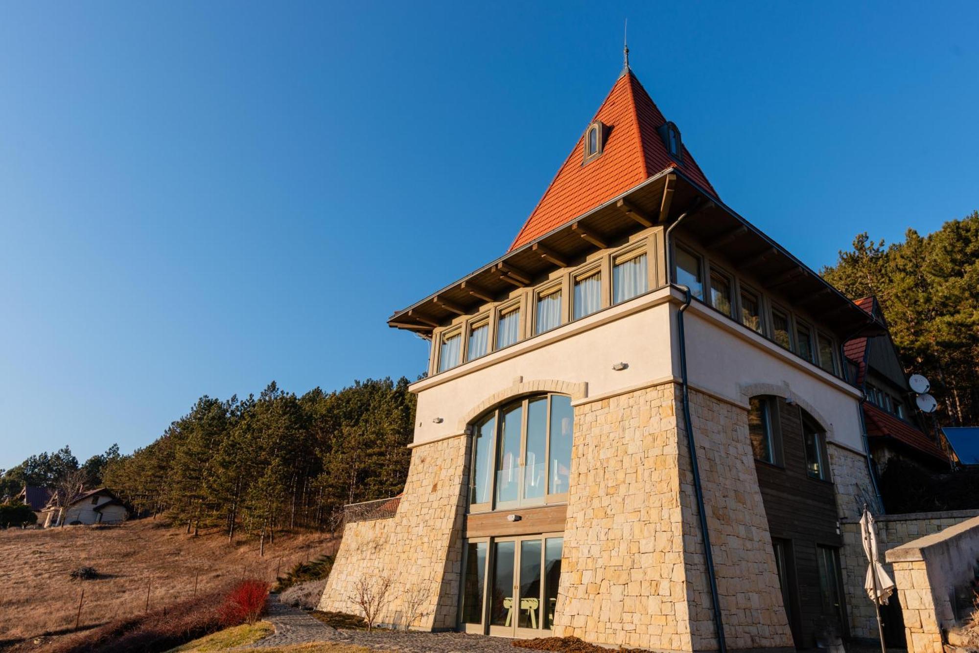Harmonia Mundi Hotel Magyarfenes Kültér fotó